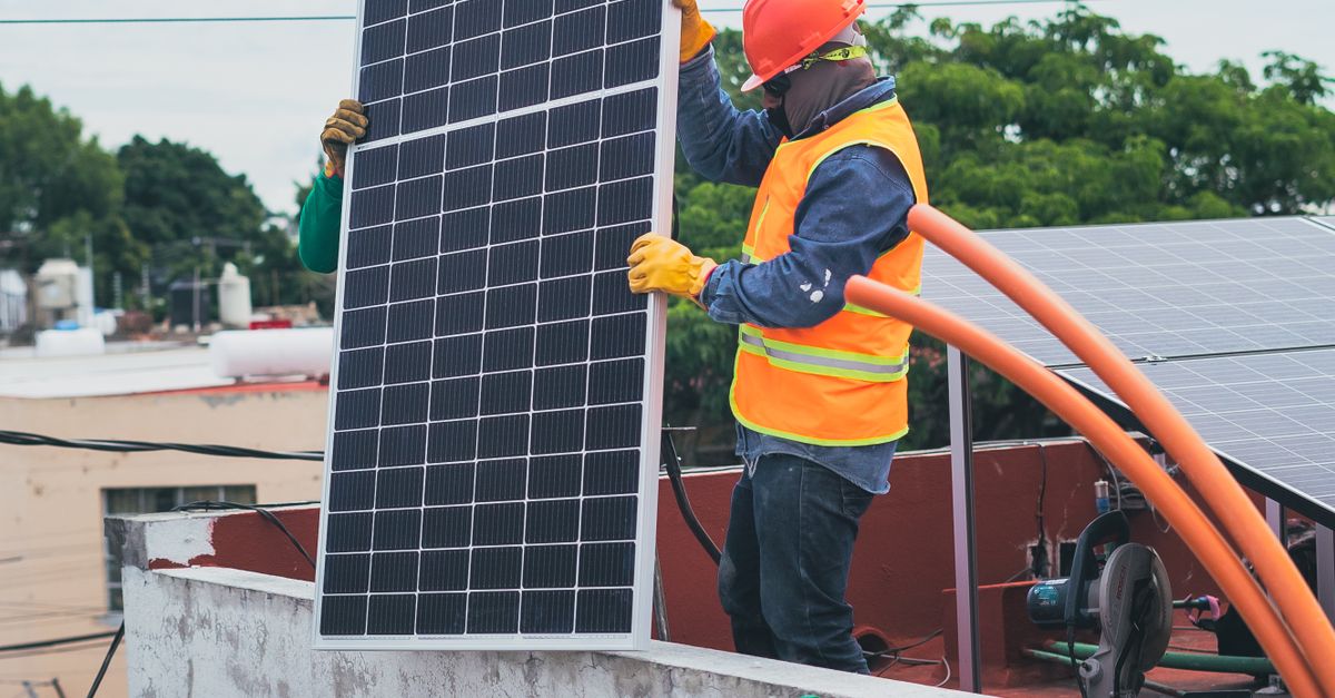 Comparative Analysis of Community Solar vs. Individual Solar Installations