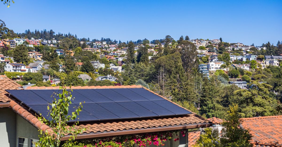 Comparing Manufacturer Warranties for Solar Panels